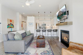 New Luxury Loft 4 I Hot Tub I Great Views I Best Price I FREE Adventures Daily